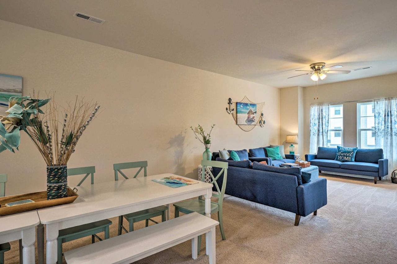 קרולינה ביץ' Modern Coastal Condo With Patio 1 Mi To Beaches! מראה חיצוני תמונה
