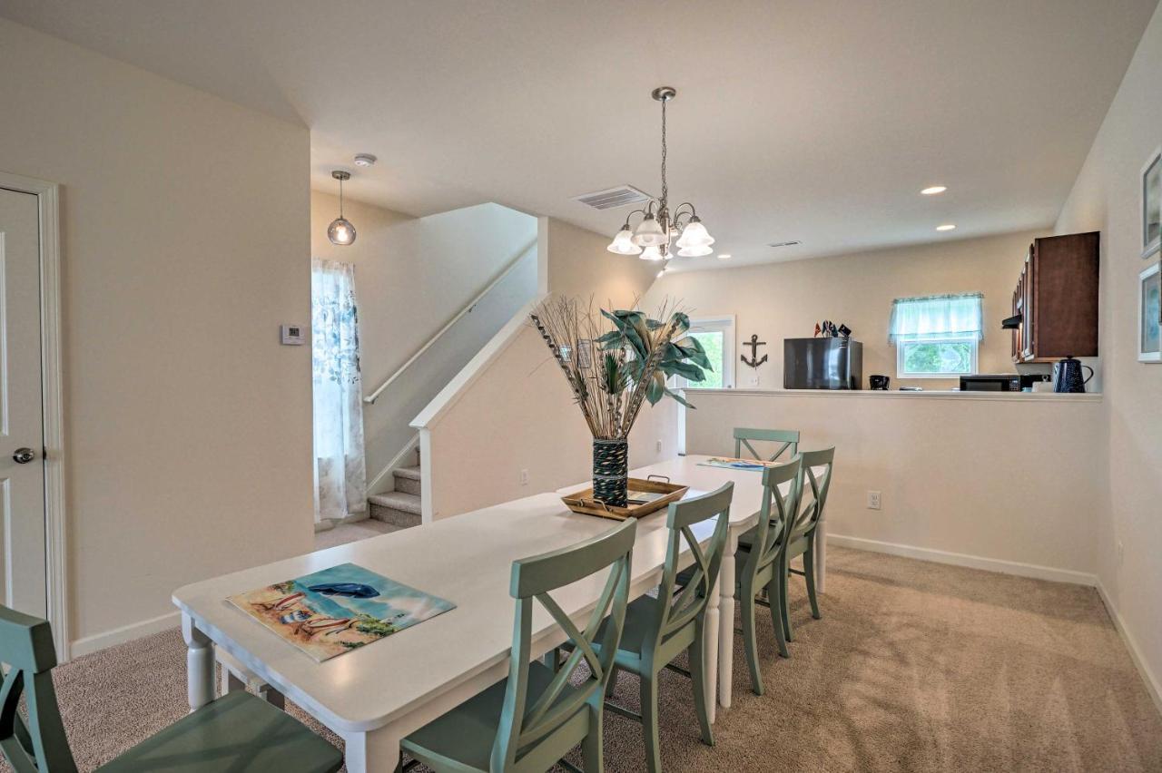 קרולינה ביץ' Modern Coastal Condo With Patio 1 Mi To Beaches! מראה חיצוני תמונה