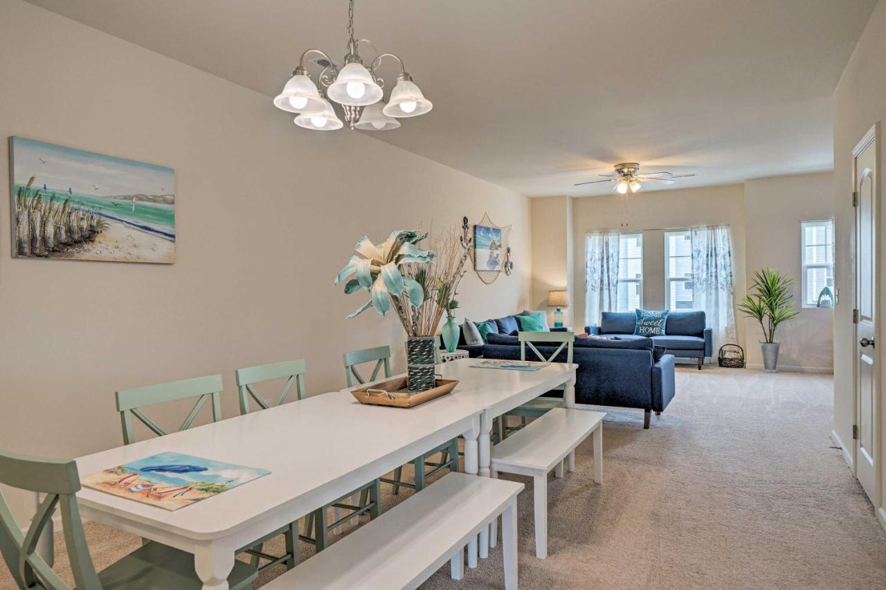 קרולינה ביץ' Modern Coastal Condo With Patio 1 Mi To Beaches! מראה חיצוני תמונה